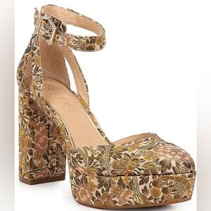 NWT Copper Key Emirie Jacquard Floral Printed Ankle Strap Platform Pump Size 9.5